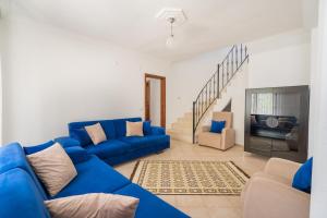 A seating area at Villa Asya 2