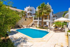 The swimming pool at or close to Villa Asya 2