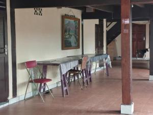 A restaurant or other place to eat at Mountain View Homestay