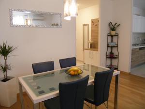 Kuchyňa alebo kuchynka v ubytovaní Momentum Apartment