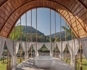 Ein allgemeiner Bergblick oder ein Berglick von des Resorts aus
