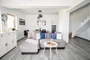 Posedenie v ubytovaní Apartamenty Dwupoziomowe Na Dwa Widoki z Jacuzzi & Sauna