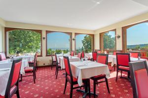 Restaurace v ubytování Hôtel Le Romantica