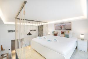 Postel nebo postele na pokoji v ubytování The lavish Loft - Special Offer