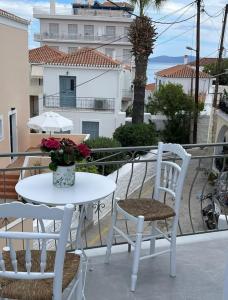 Balkón nebo terasa v ubytování Nano's House Οροφοδιαμέρισμα στο κέντρο + 28 fotografií