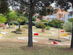 Vonkajšia záhrada v ubytovaní Résidence 1 située dans un Magnifique Village Vacances Familiale