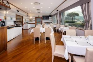 劳林酒店餐厅或其他用餐的地方