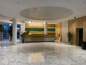uma área de recepção de um átrio do hotel em Hotel Bavaro em Sunny Beach