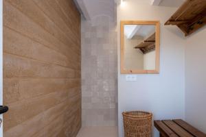 Fotografie z fotogalerie ubytování Torre Lolita - House in Lleida for 8 with pool and tennis court v destinaci Lleida + 62 fotografií