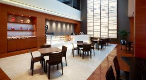 Ruang duduk di Rolling Hills Hotel