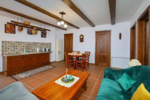 Kuchyň nebo kuchyňský kout v ubytování AMA Guest House + 37 fotografií
