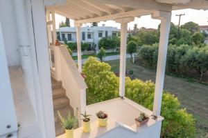 Gallery image of Geoponika apartments 1-2 in Nea Kalikratia +45 photos