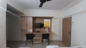 Kuchyň nebo kuchyňský kout v ubytování HOTEL S K PALACE + 37 fotografií