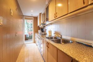 Η κουζίνα ή μικρή κουζίνα στο Apartamento Bro Mar