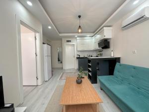 Posezení v ubytování Modern 1-Bedroom Apartment in City Center