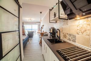 Kuchyň nebo kuchyňský kout v ubytování Amazing Luxury Apartment, La Casa del Corazon