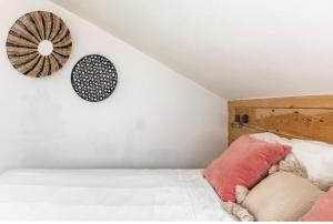 Postel nebo postele na pokoji v ubytování CHIC HUMARALET, pie de pistas, free parking + 62 fotografií