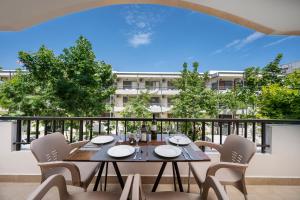 En balkong eller terrasse på Prestige Holiday Apartments