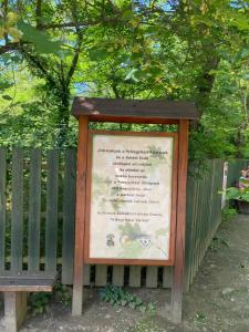 Vonkajšia záhrada v ubytovaní Sóstó Forest Apartman