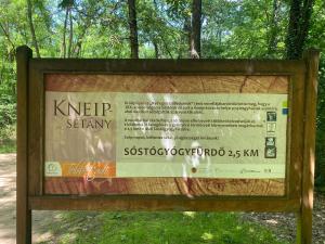Certifikát, ocenenie alebo iný dokument vystavený v ubytovaní Sóstó Forest Apartman