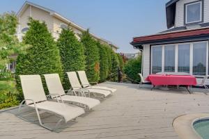 Gambar di galeri bagi Bayfront Avalon Home with Boat Slip and Private Pool! di Avalon