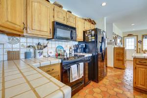 Gambar di galeri bagi Bayfront Avalon Home with Boat Slip and Private Pool! di Avalon