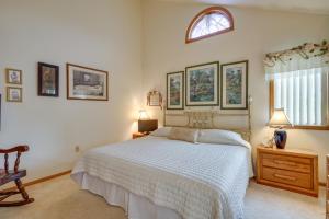 Gambar di galeri bagi Bayfront Avalon Home with Boat Slip and Private Pool! di Avalon