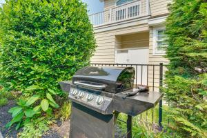 Gambar di galeri bagi Bayfront Avalon Home with Boat Slip and Private Pool! di Avalon