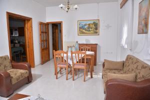 Posezení v ubytování ZeusPlace Konaki House Leptokarya