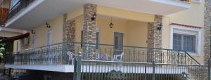 Balkón nebo terasa v ubytování ZeusPlace Konaki House Leptokarya