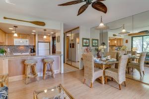 Η κουζίνα ή μικρή κουζίνα στο Papakea D309