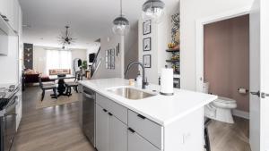 Ảnh trong thư viện ảnh của LoSo Luxury Loft w/ Roof Deck ở Charlotte +39 ảnh