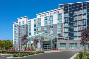 サンノゼにあるHyatt Place San Jose Airportのマンションの表面