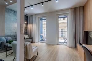 A seating area at ERKEL 18 APARTMAN