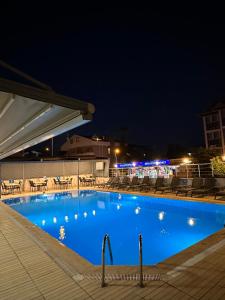 Bazén v ubytování Soykan Hotel nebo v jeho okolí