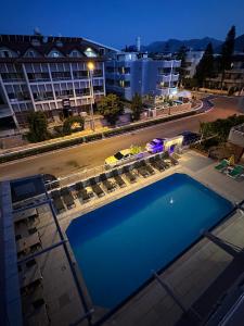 Bazén v ubytování Soykan Hotel nebo v jeho okolí