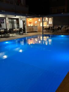 Bazén v ubytování Soykan Hotel nebo v jeho okolí