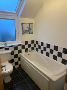 Koupelna v ubytování Téach Cara - 5 Bedroom - Culdaff