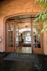 Facade o entrance ng Las Lomas Casa Hotel