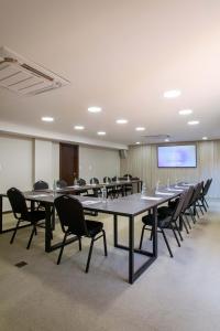 Business area at/o conference room sa Las Lomas Casa Hotel