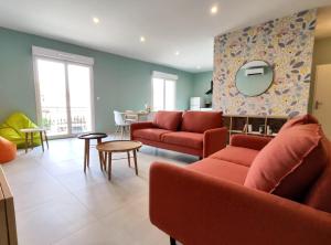Posezení v ubytování ColorMix 3 étoiles - 95m2 Plein Centre - Ensoleillé Climatisé