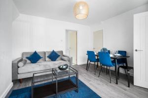 Atpūtas zona naktsmītnē 3 bed house/Free parking/contractors/Families