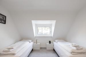 Postel nebo postele na pokoji v ubytování Rooms by StayStay I 24 Hours Check-In
