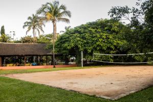 Tenis a/nebo squash v ubytování Paineiras Hotel Fazenda nebo okolí