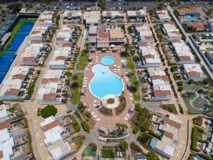 Basen w obiekcie Relaxing retreat in Maspalomas Lago - Fully renovated bungalow lub w pobliżu