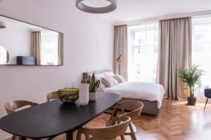 Posteľ alebo postele v izbe v ubytovaní New design APT - central location Wenceslas Square