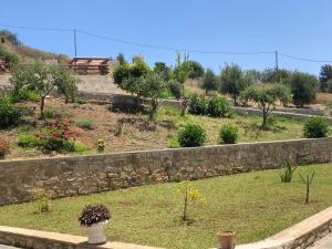 Vrt pred nastanitvijo ANEMOS residence