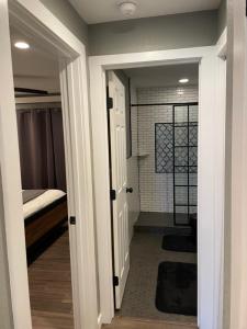 Fotografie z fotogalerie ubytování Lakefront Luxury Condo with Stunning Views!! v destinaci Dillon