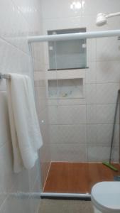 Een badkamer bij Casa da Árvore