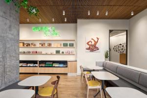 Timbri Hotel San Francisco, Curio Collection by Hilton的休息区